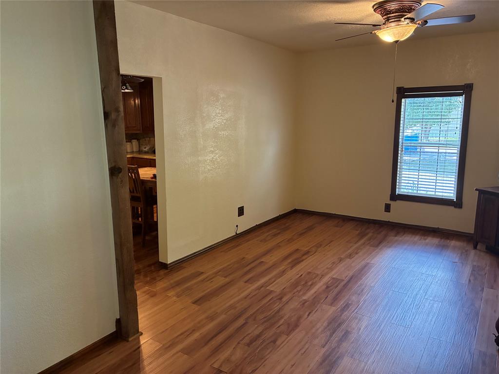 106 S Houston Street Property Photo 15