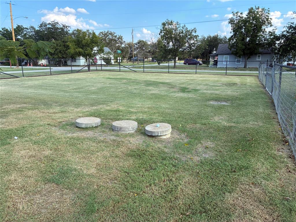 106 S Houston Street Property Photo 29