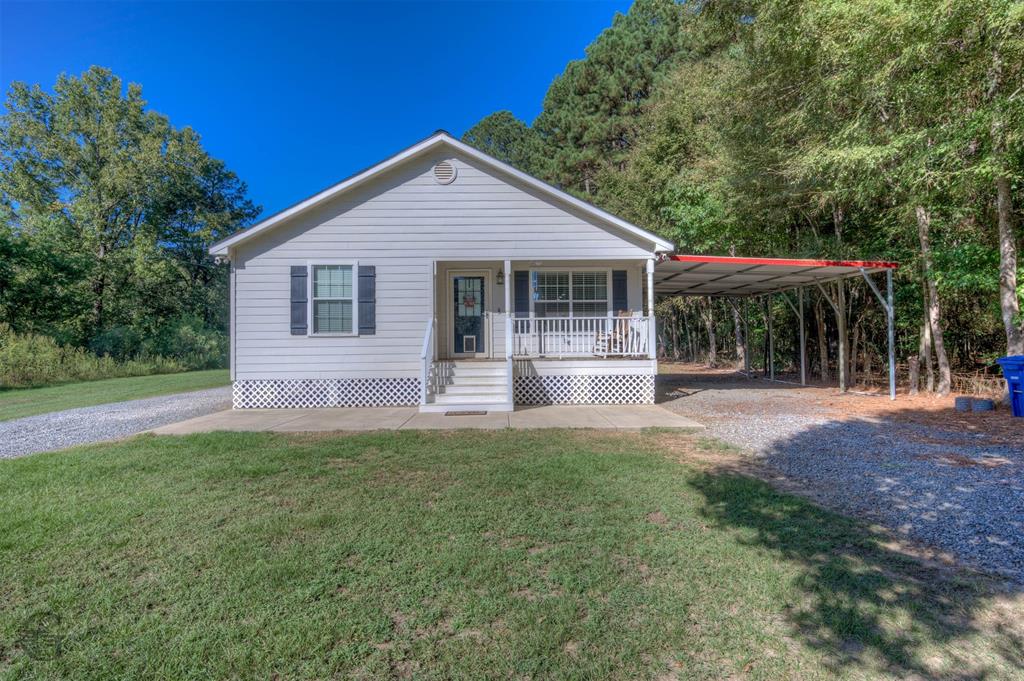 9734 Wallace Lake Road Property Photo 1
