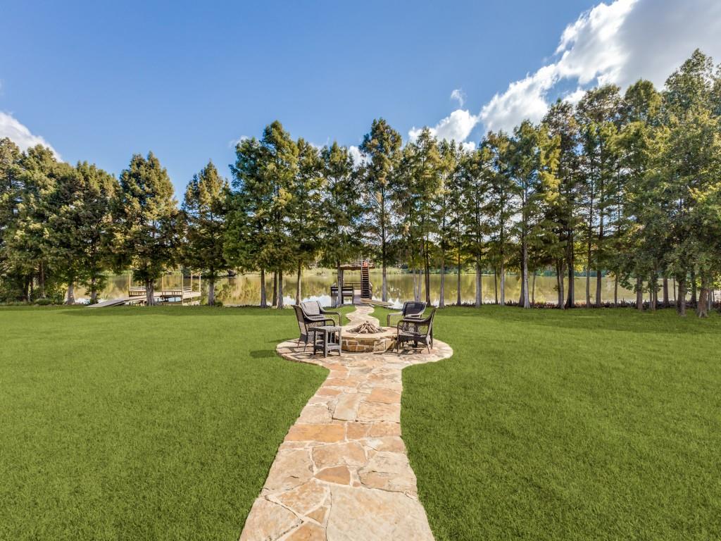 5848 Lago Vista Drive Property Photo 23