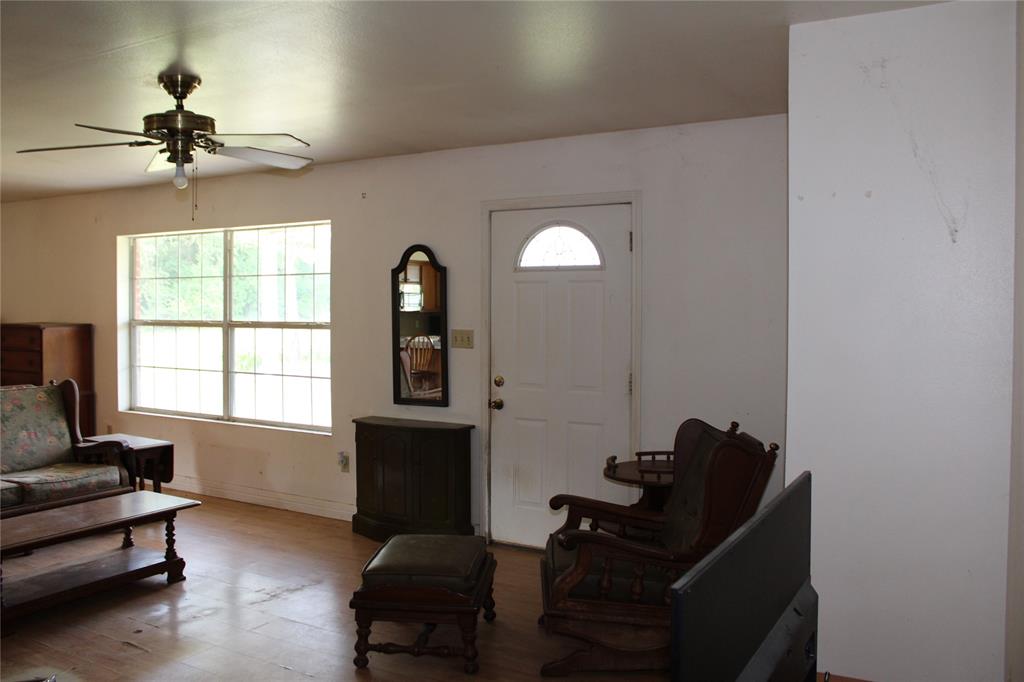 120 Fm 2064 Property Photo 5