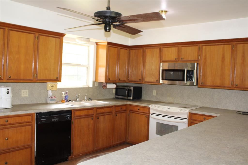 120 Fm 2064 Property Photo 19