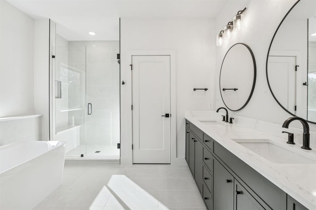 428 Waterscape Drive 1338 Property Photo 4