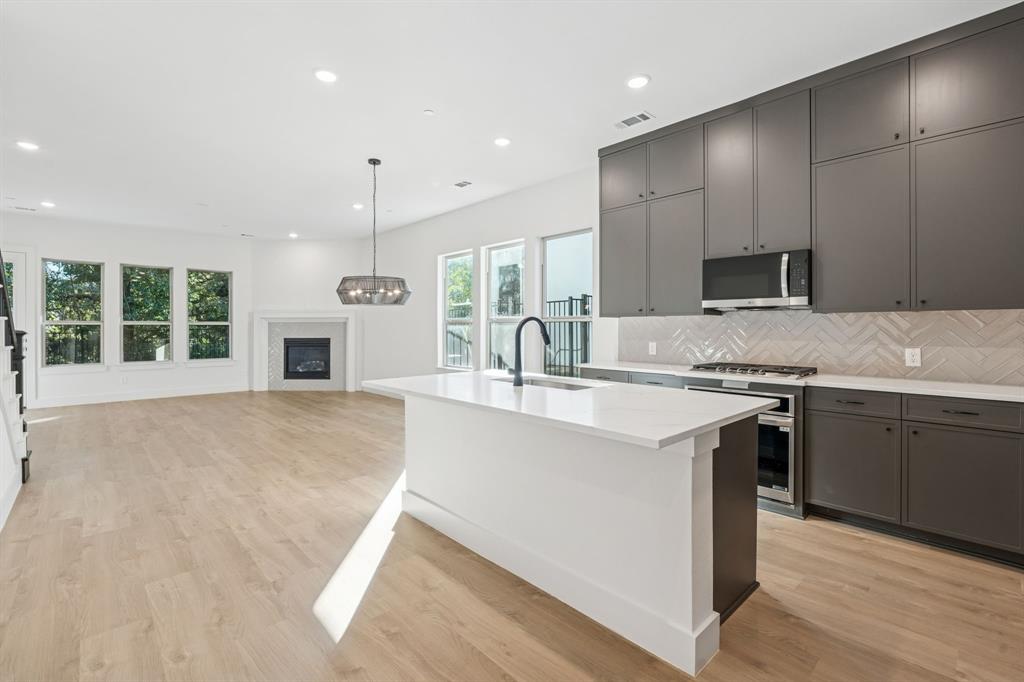 428 Waterscape Drive 1338 Property Photo 8