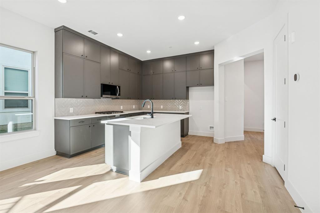 428 Waterscape Drive 1338 Property Photo 11