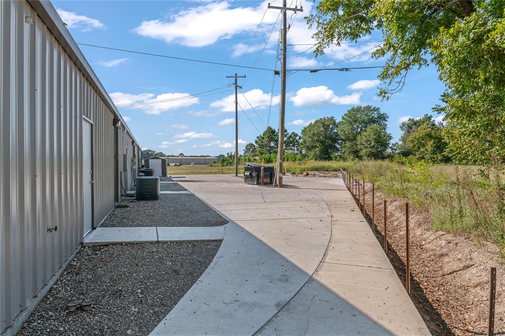 15996 Hwy 80 Property Photo 4