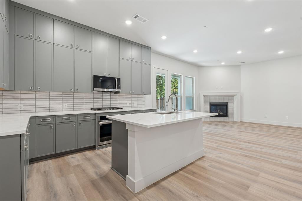 428 Waterscape Drive 1339 Property Photo 3