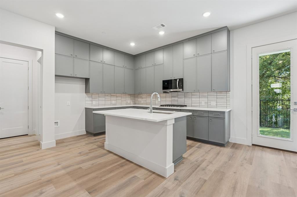 428 Waterscape Drive 1339 Property Photo 14