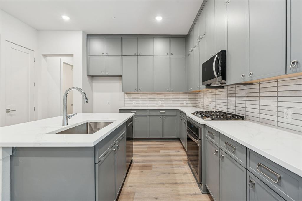 428 Waterscape Drive 1339 Property Photo 16