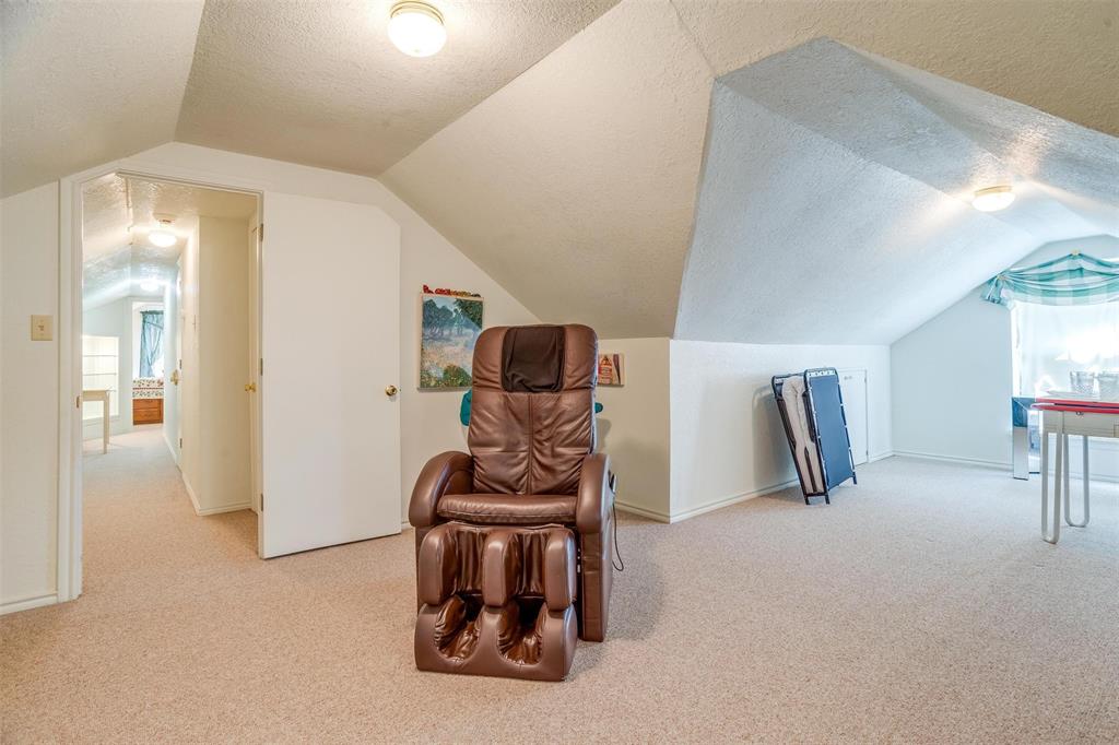 215 W Bethesda Road Property Photo 15