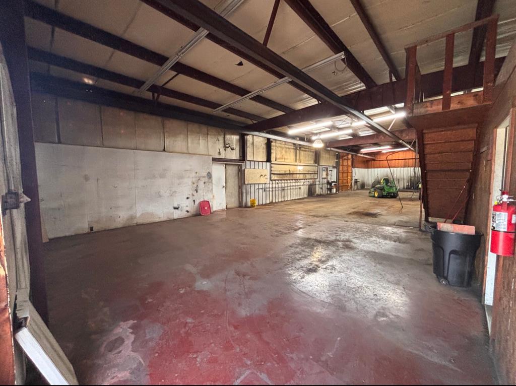1865 N Main Property Photo 4