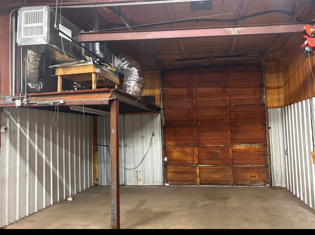 1865 N Main Property Photo 16