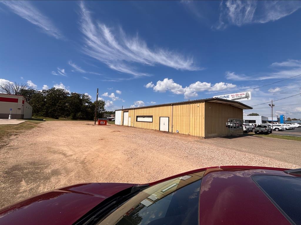 1865 N Main Property Photo 20