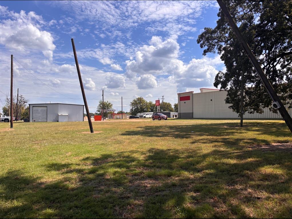 1865 N Main Property Photo 23