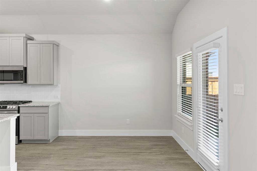 2372 Bell Way Property Photo 2