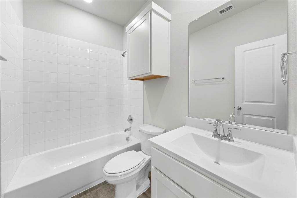 2372 Bell Way Property Photo 7