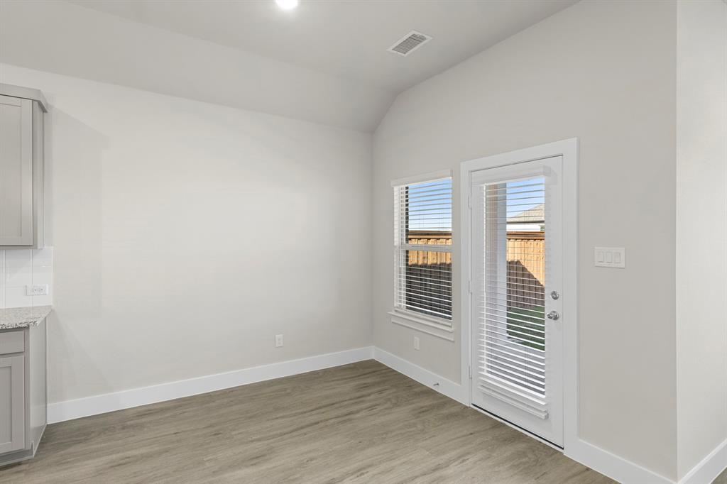 2372 Bell Way Property Photo 18