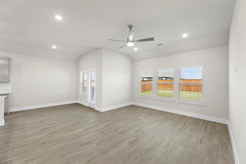 2372 Bell Way Property Photo 25
