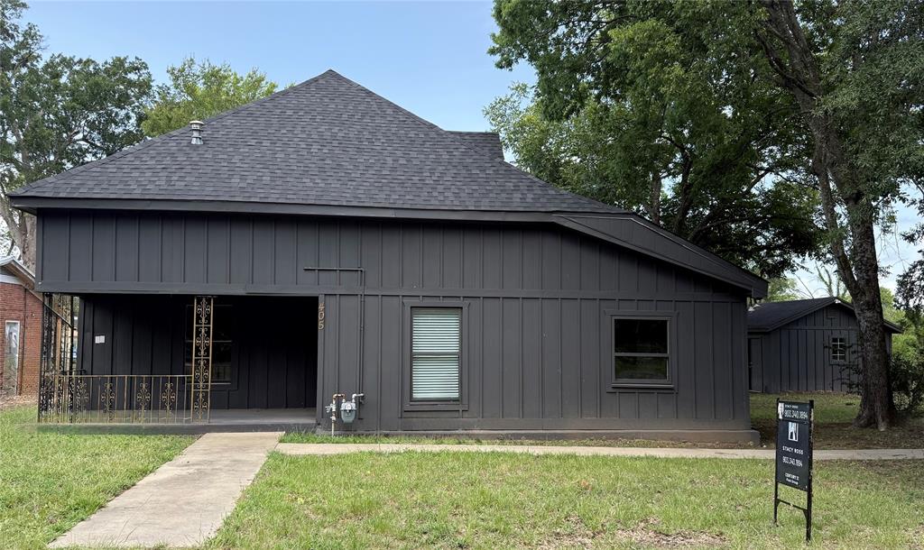 405 Walker Street Property Photo 1