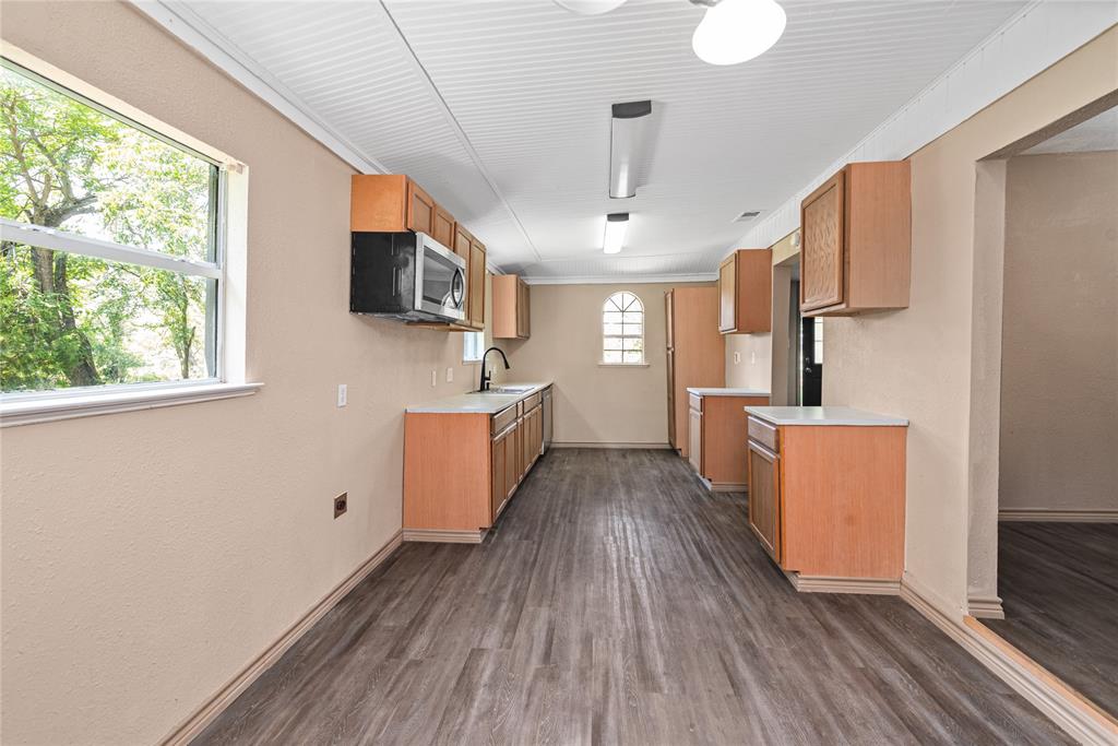 405 Walker Street Property Photo 5
