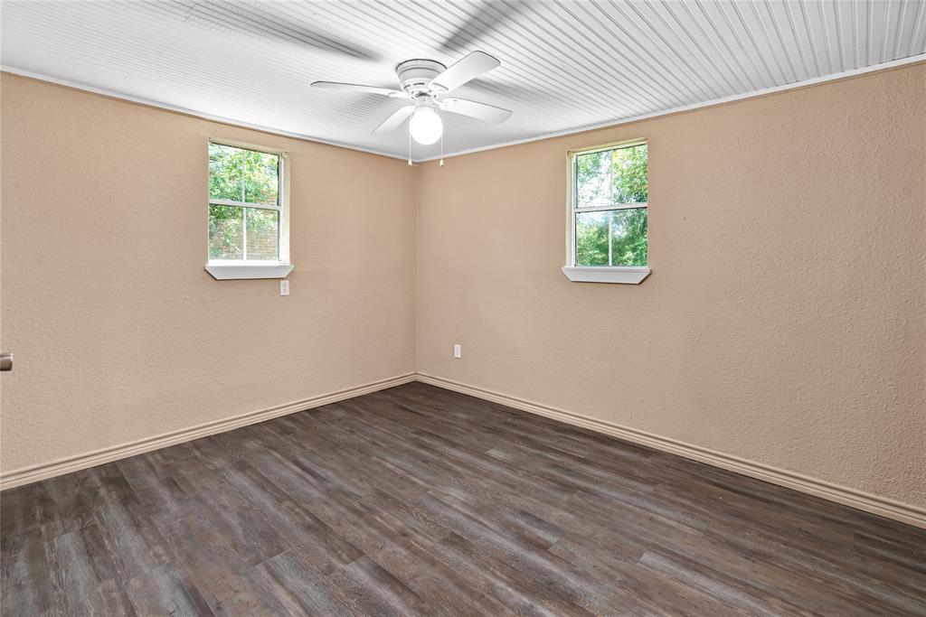 405 Walker Street Property Photo 10