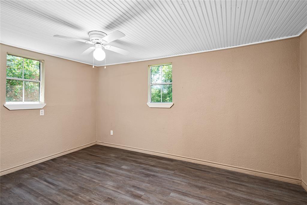 405 Walker Street Property Photo 11