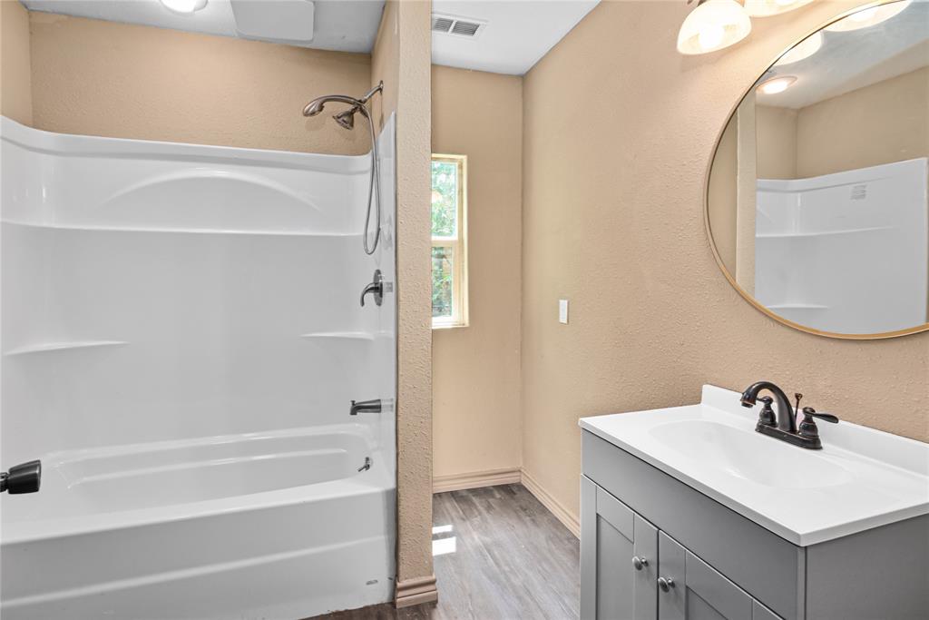 405 Walker Street Property Photo 12