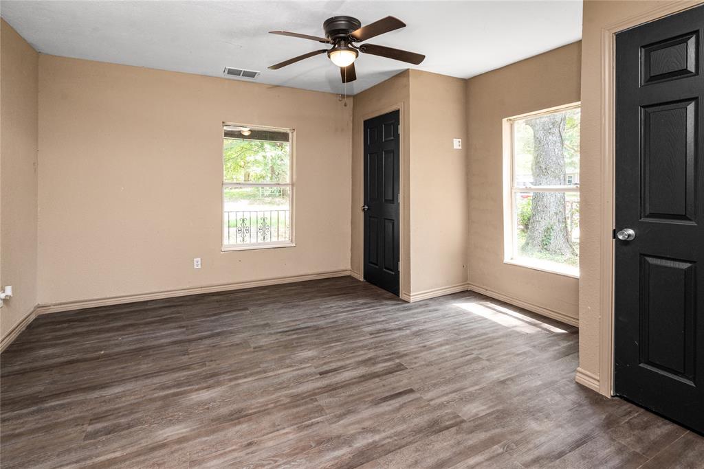 405 Walker Street Property Photo 13