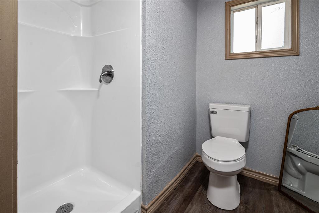 405 Walker Street Property Photo 18