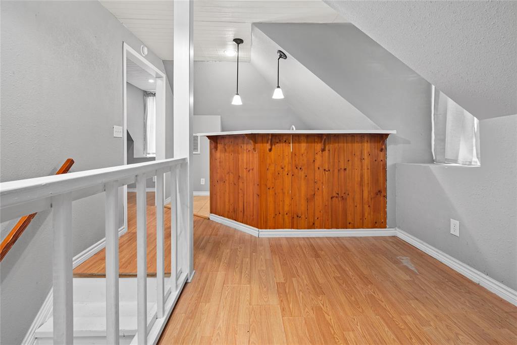 405 Walker Street Property Photo 19