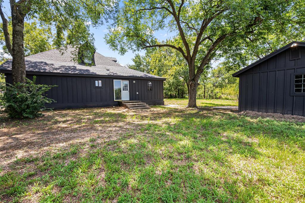 405 Walker Street Property Photo 29