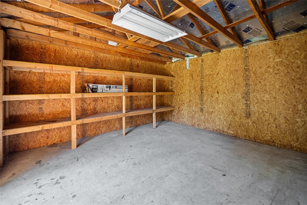 405 Walker Street Property Photo 31