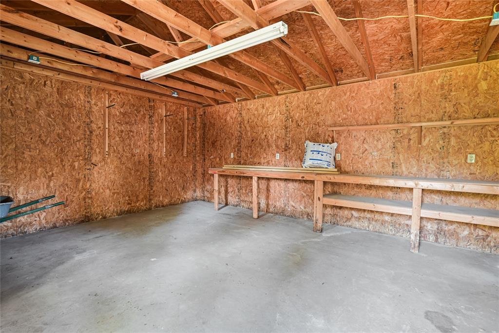 405 Walker Street Property Photo 32
