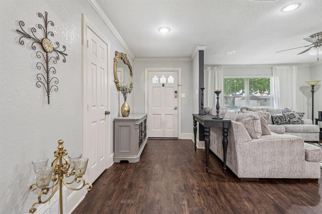 1213 W Tarrant Road Property Photo 4