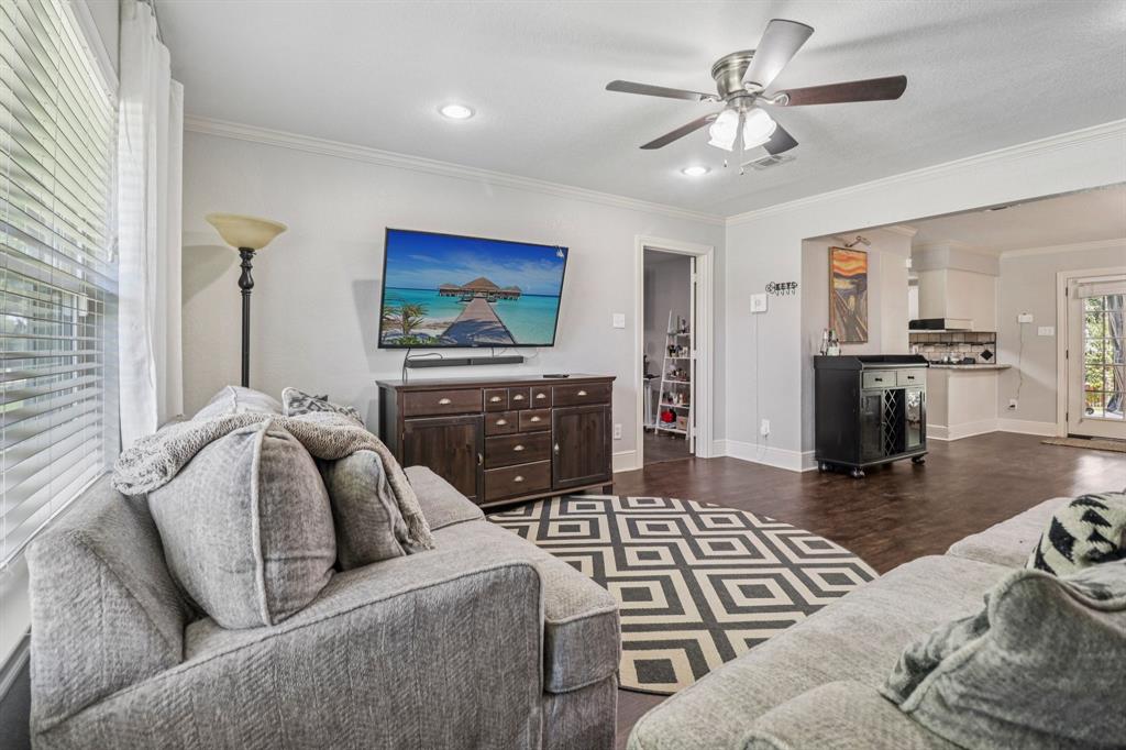 1213 W Tarrant Road Property Photo 7