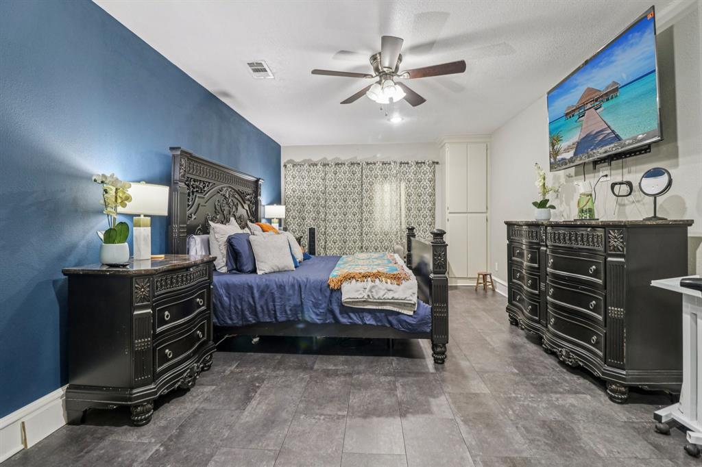 1213 W Tarrant Road Property Photo 15