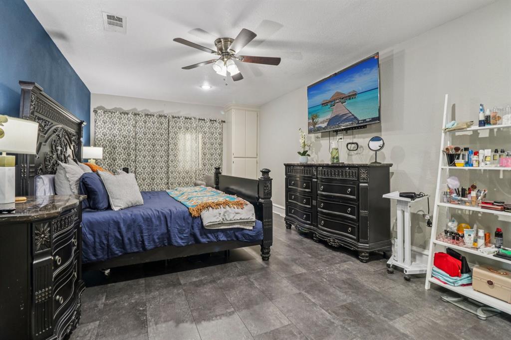 1213 W Tarrant Road Property Photo 16