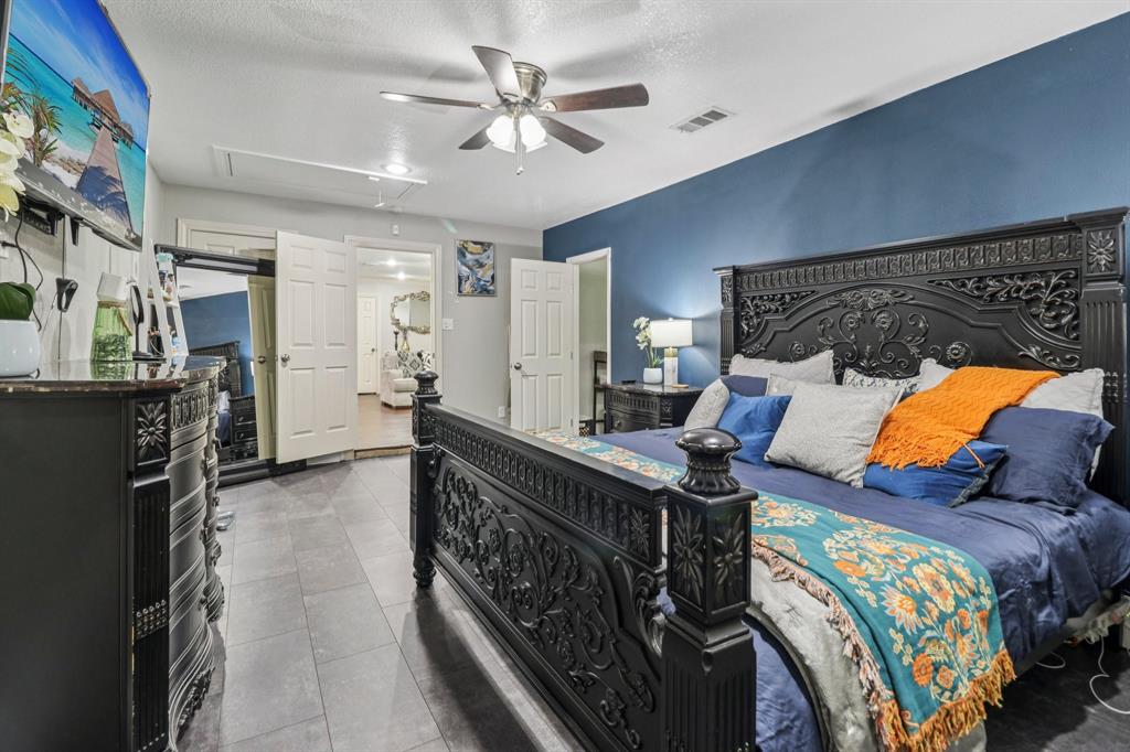 1213 W Tarrant Road Property Photo 17
