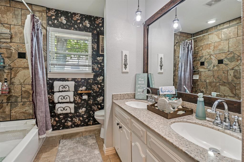 1213 W Tarrant Road Property Photo 21