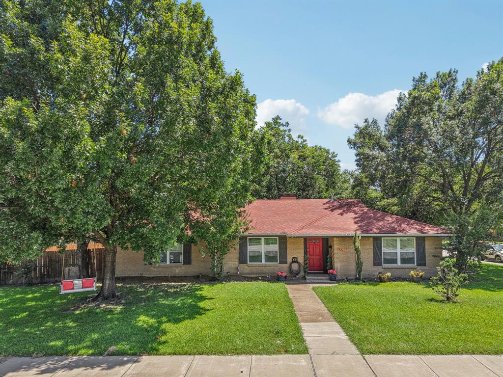 1213 W Tarrant Road Property Photo 32