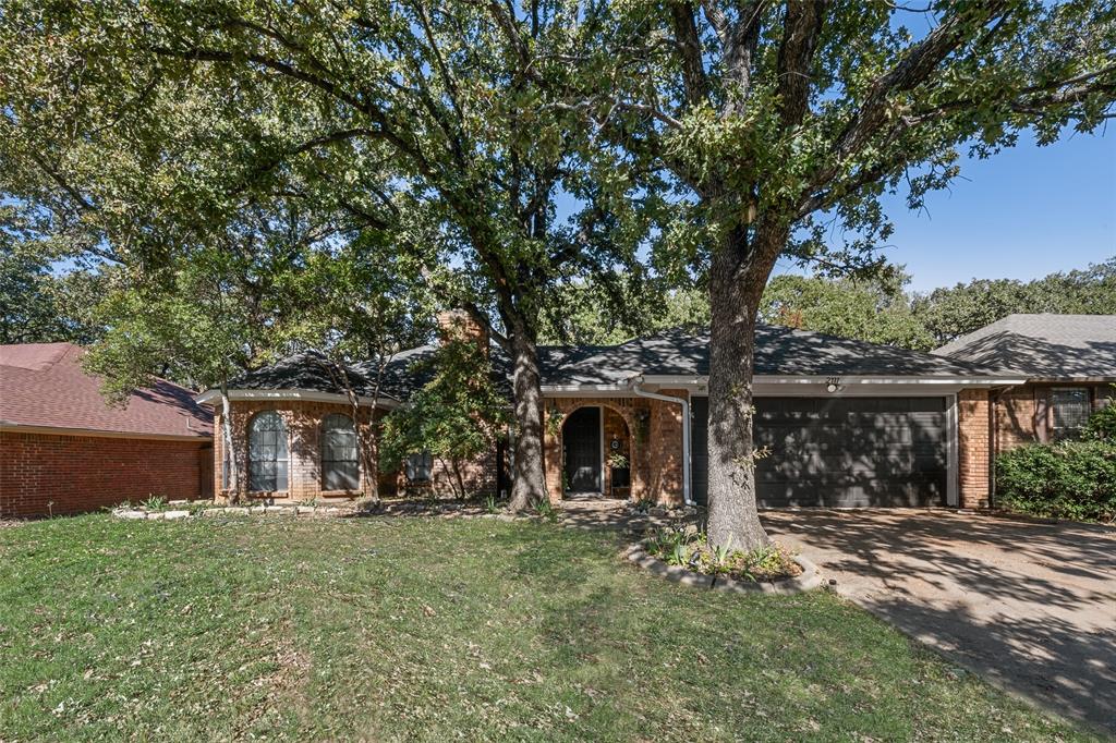 2111 Turf Club Drive Property Photo 1
