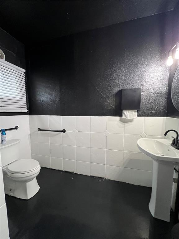 1543 N Main Street Property Photo 6