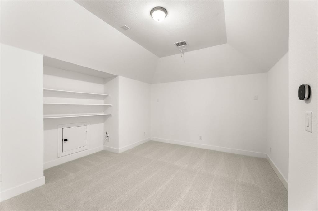 804 S Hidden Lakes Drive Property Photo 24