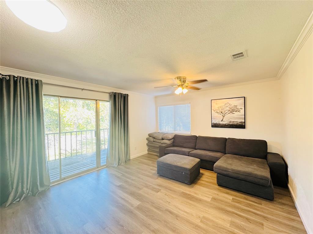 2118 Rock Creek Drive Property Photo 3