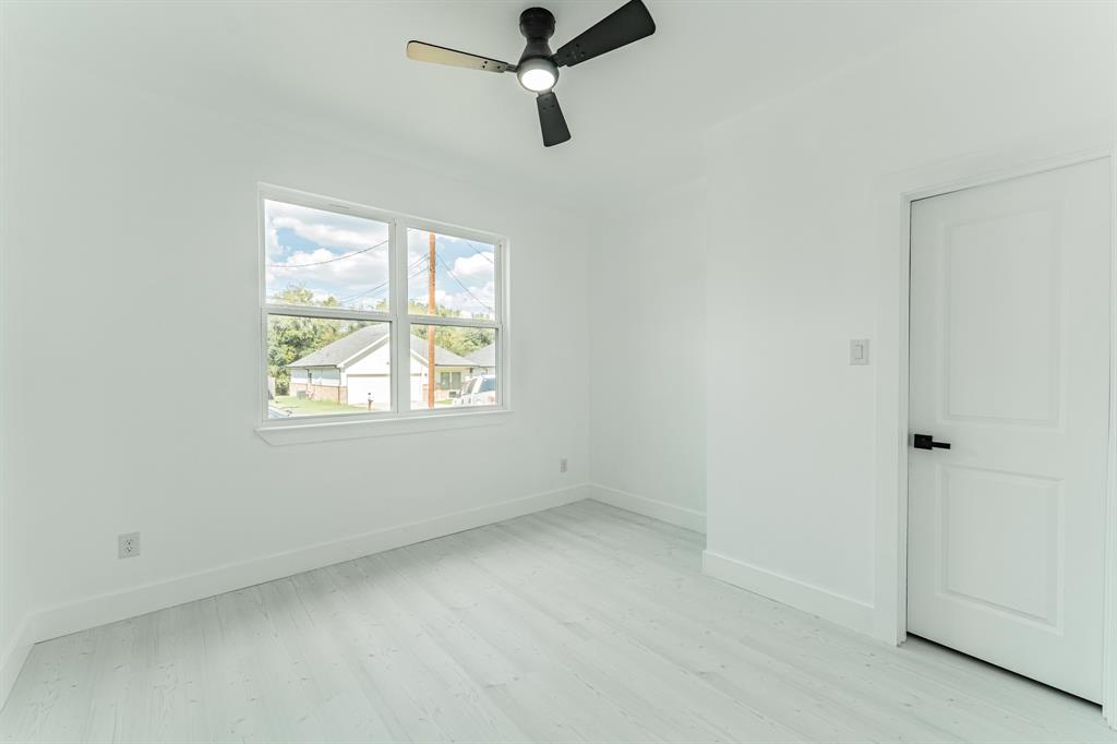 206 Ross Street Property Photo 13