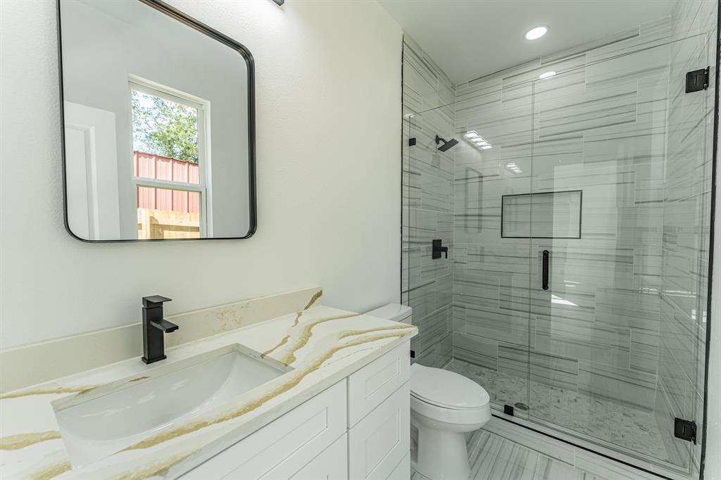 206 Ross Street Property Photo 15