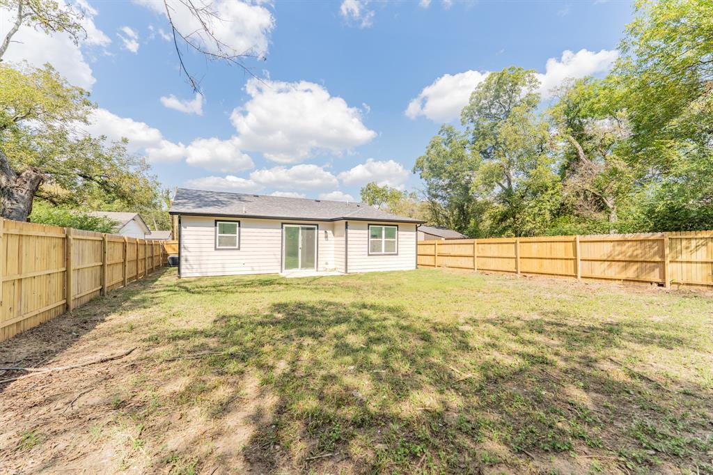 206 Ross Street Property Photo 19