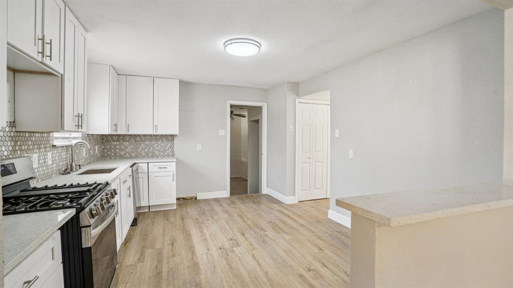 8036 Woodhue Circle Property Photo 7