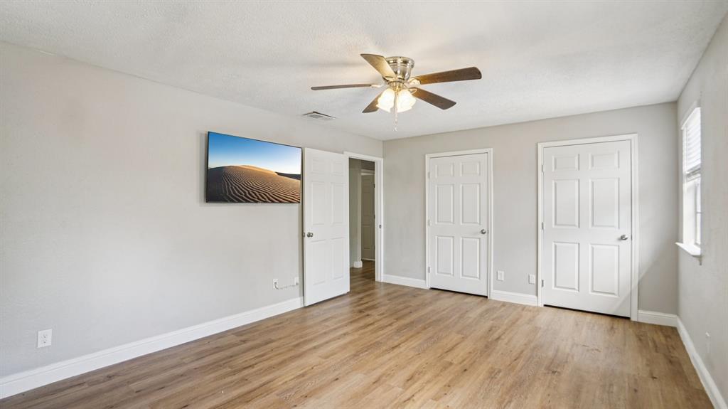 8036 Woodhue Circle Property Photo 14