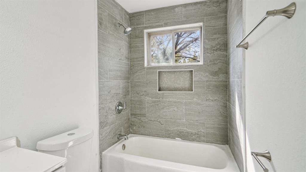 8036 Woodhue Circle Property Photo 16